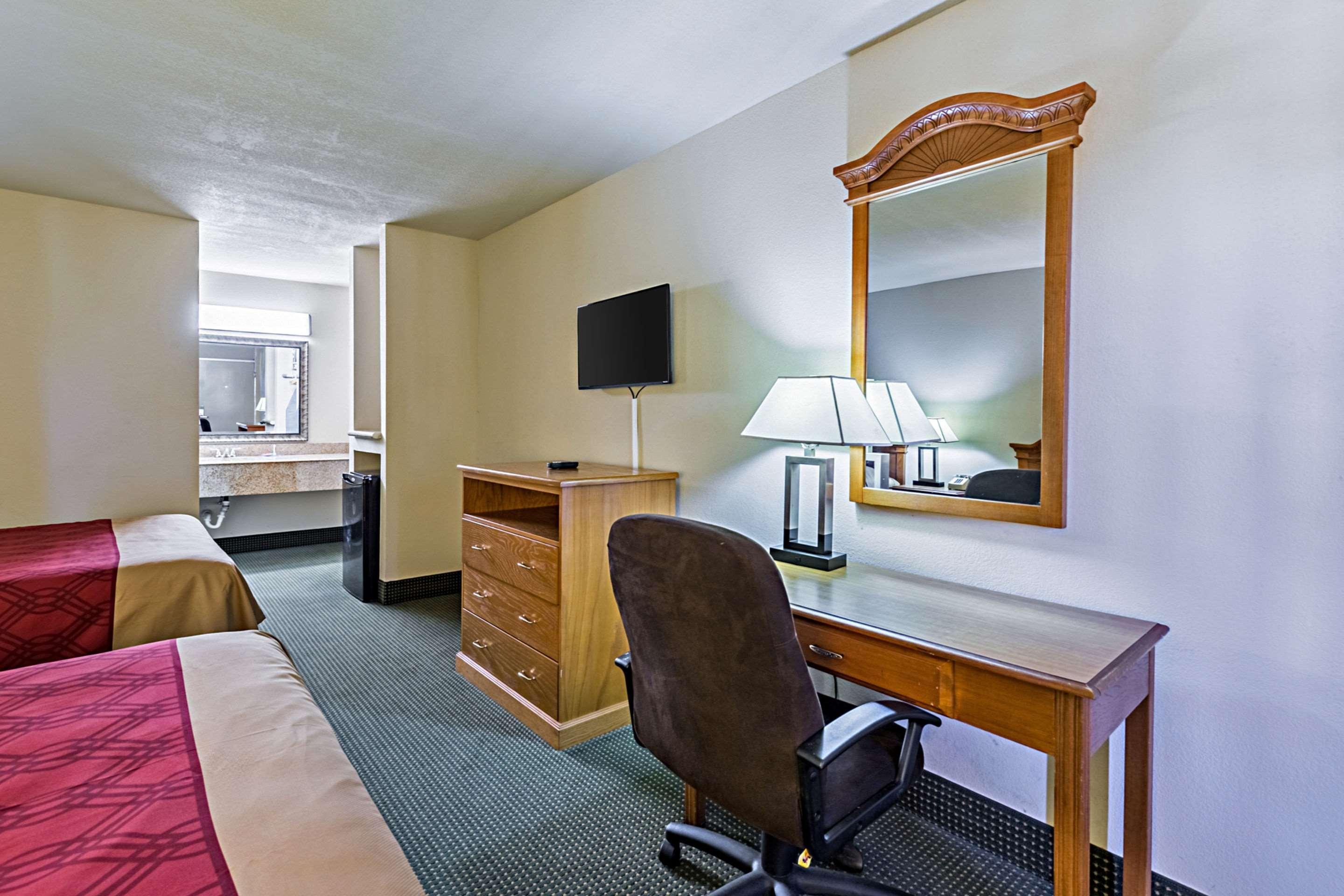 Econo Lodge בייטאון מראה חיצוני תמונה
