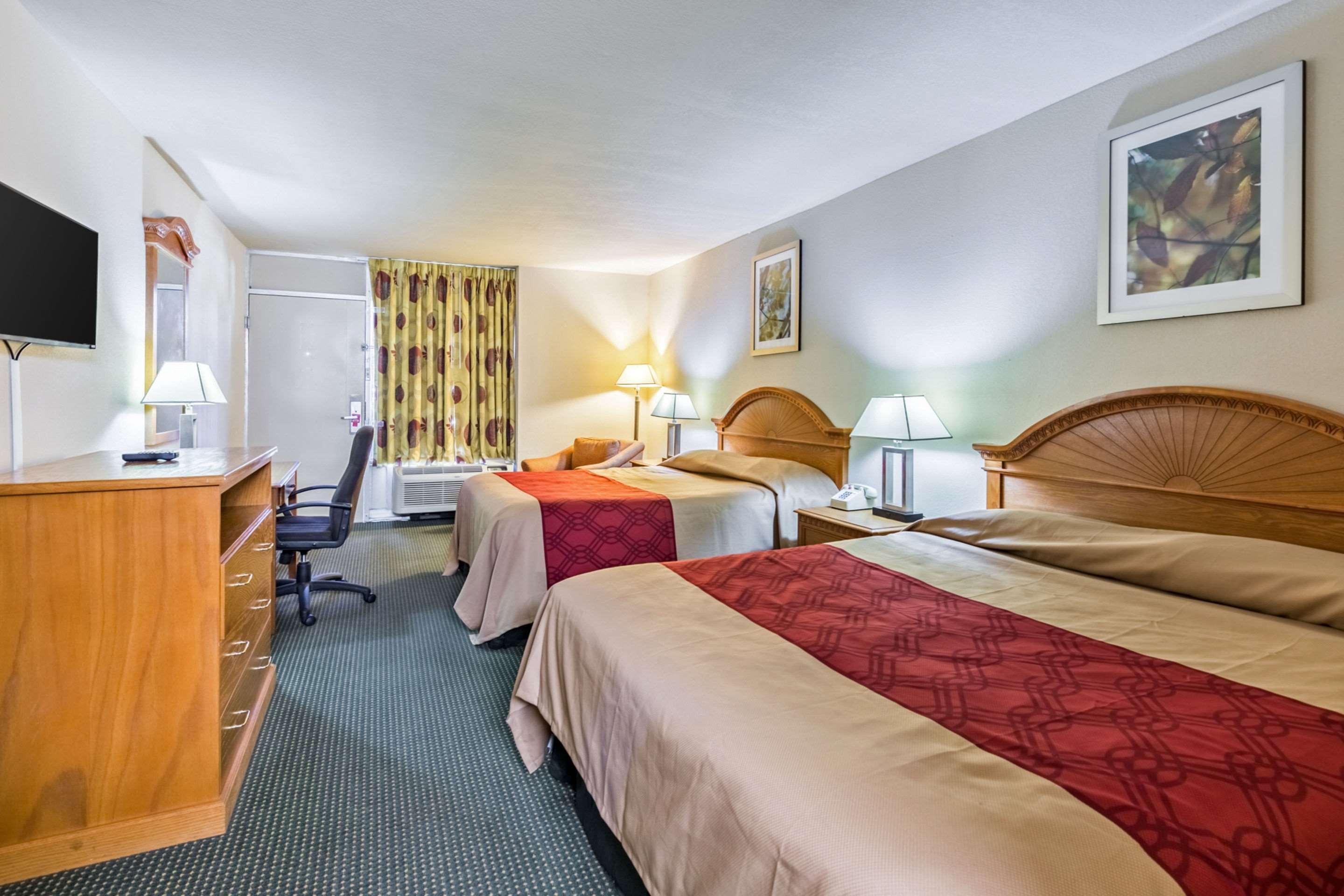 Econo Lodge בייטאון מראה חיצוני תמונה