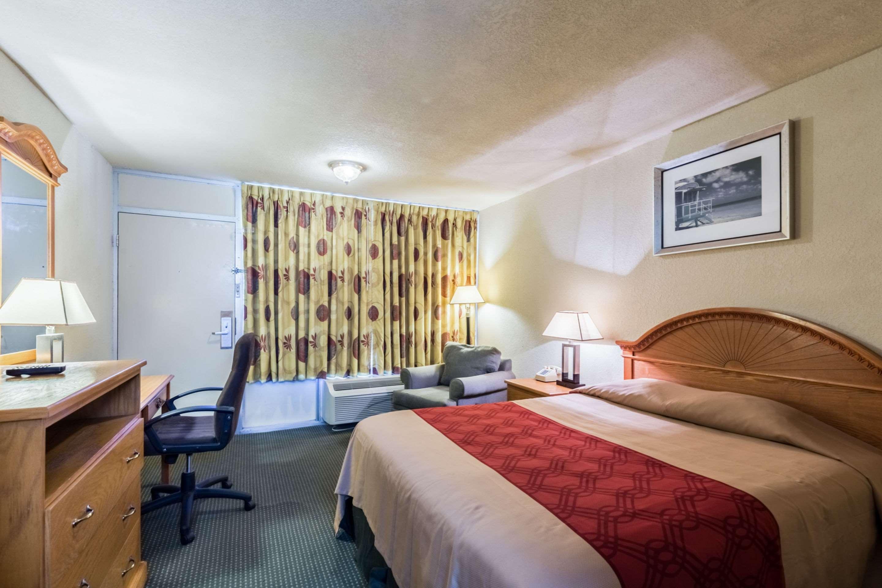 Econo Lodge בייטאון מראה חיצוני תמונה