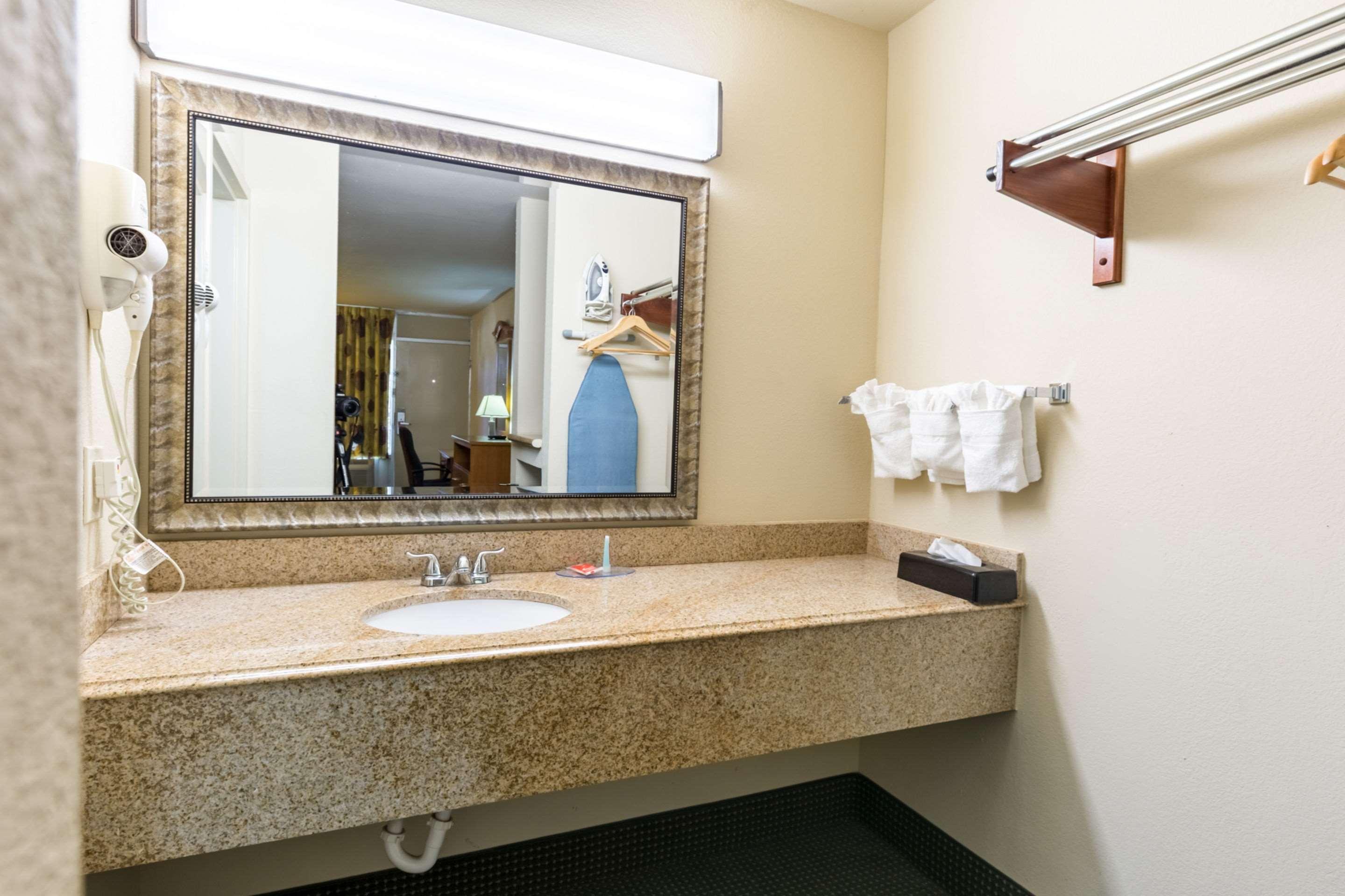 Econo Lodge בייטאון מראה חיצוני תמונה