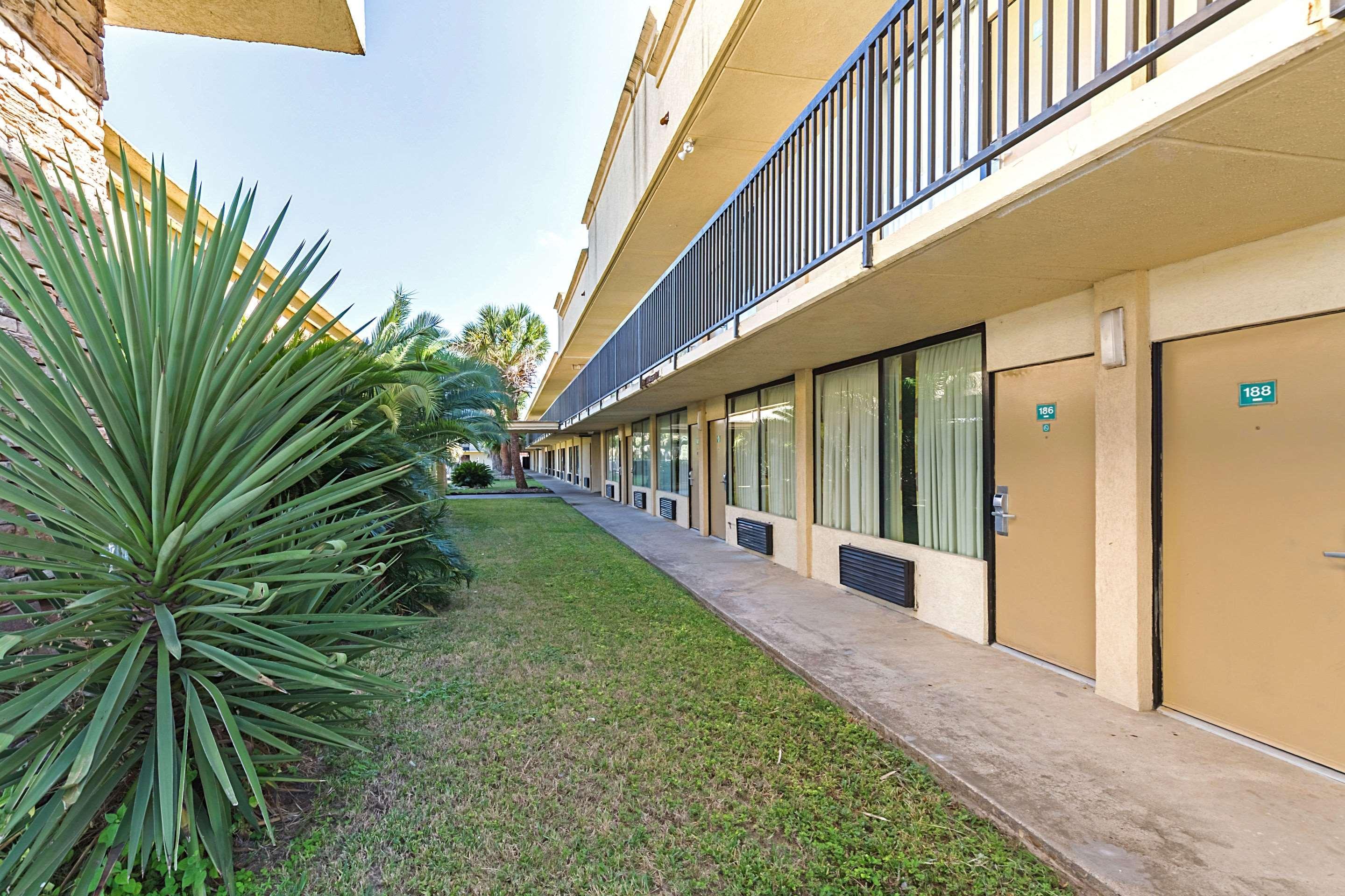 Econo Lodge בייטאון מראה חיצוני תמונה